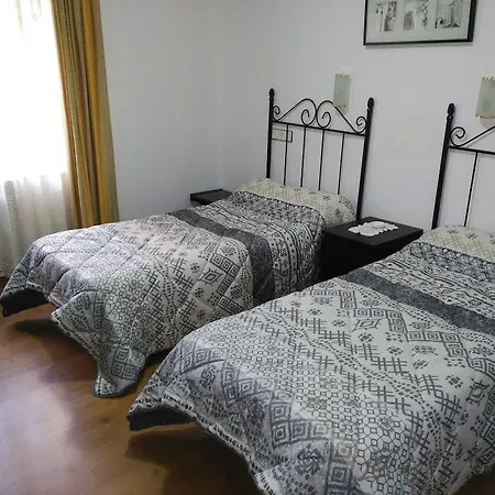 Vaqueros Hotel *